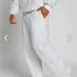 Comfrt Minimalist Sweatpants